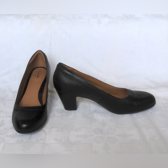 New Clarks Black Leather Pumps - 8M - Picture 2 of 7